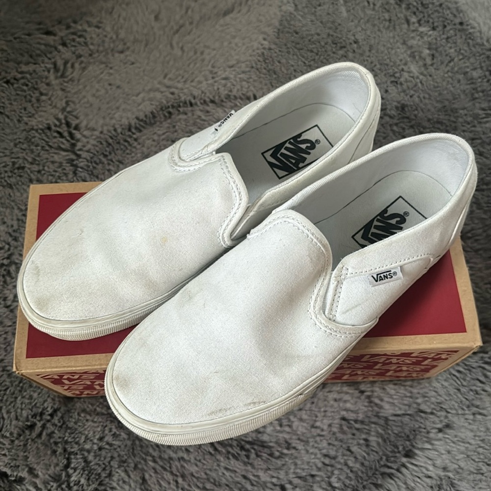 White vans classic slip on